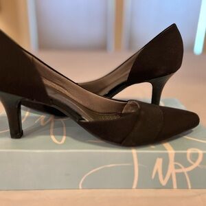 Elegant Black Women's Life Stride NEW women’s heels size 8.5